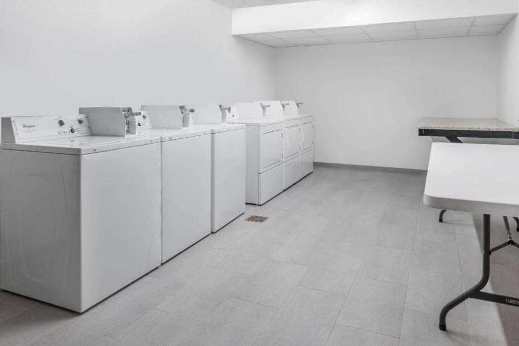 Sonesta Essential - Rapid City Luaran gambar
